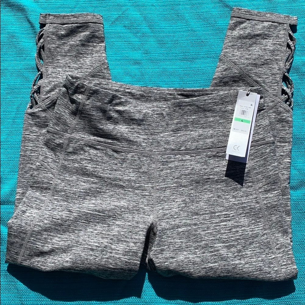 NWT Calvin Klein Performance Capris L